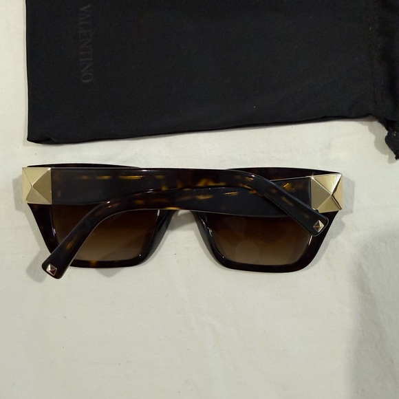 Valentino Havana Sunglasses with Rockstud Accents on either side - Picture 9 of 11